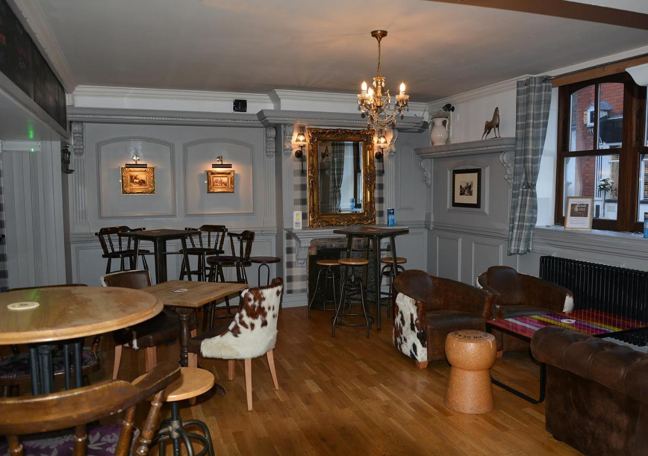 The Bell Shifnal 호텔 외부 사진